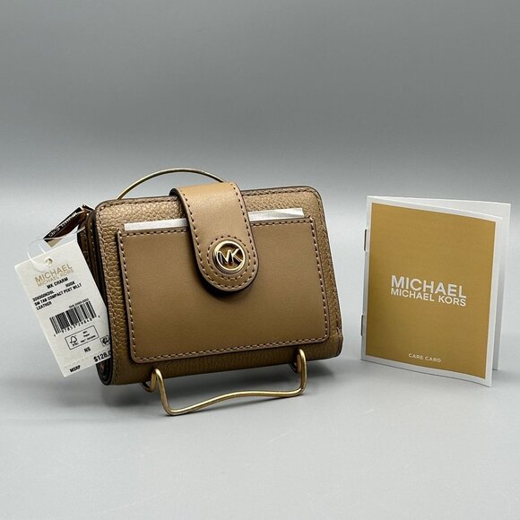 Michael Kors 3263G0KD5L Charm Small Tab Compact Pocket Wallet in Husk Leather - Picture 1 of 16